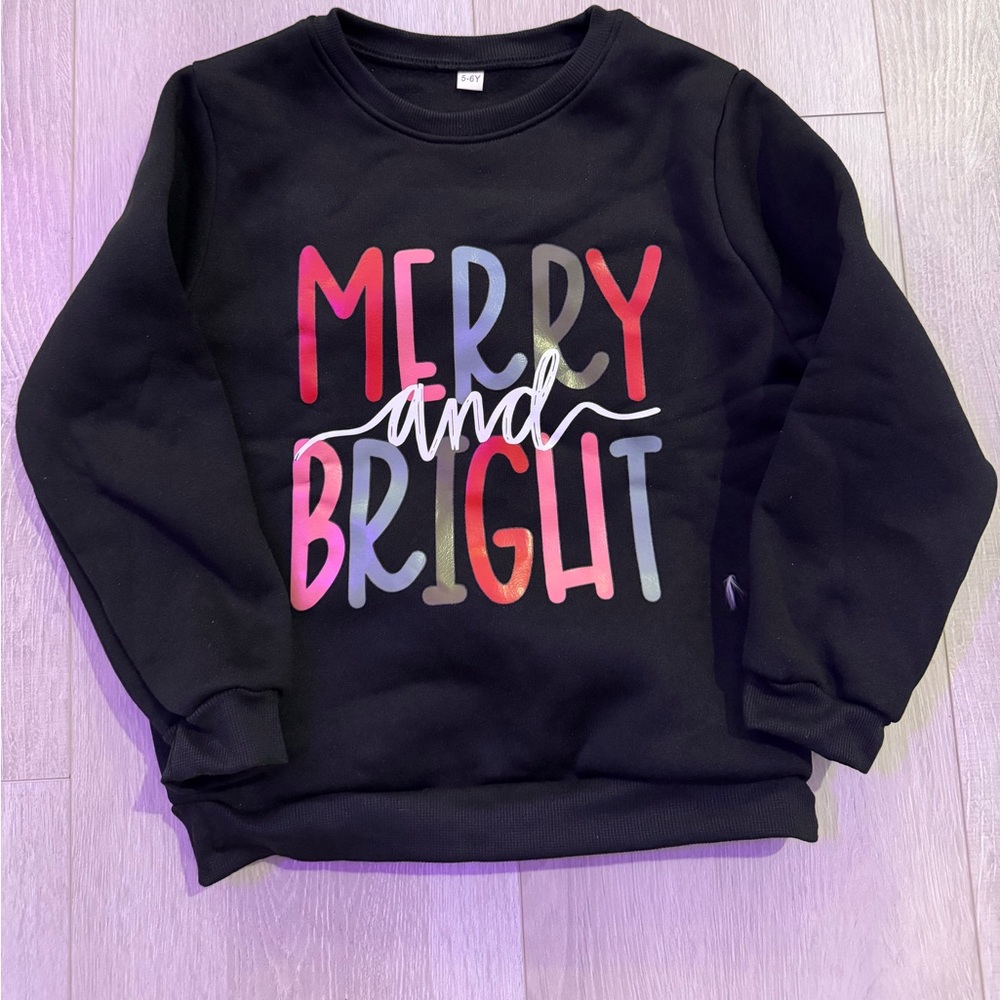KIDS CHRISTMAS VIBRANT COLORFUL SWEAT SHIRT
SIZE 5-6 -a great festive top.